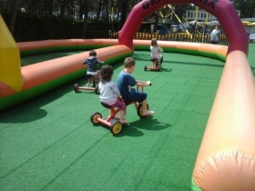 Parco giochi per bambini dai 2 ai 12 anni - Parco giochi "i Gommosi"